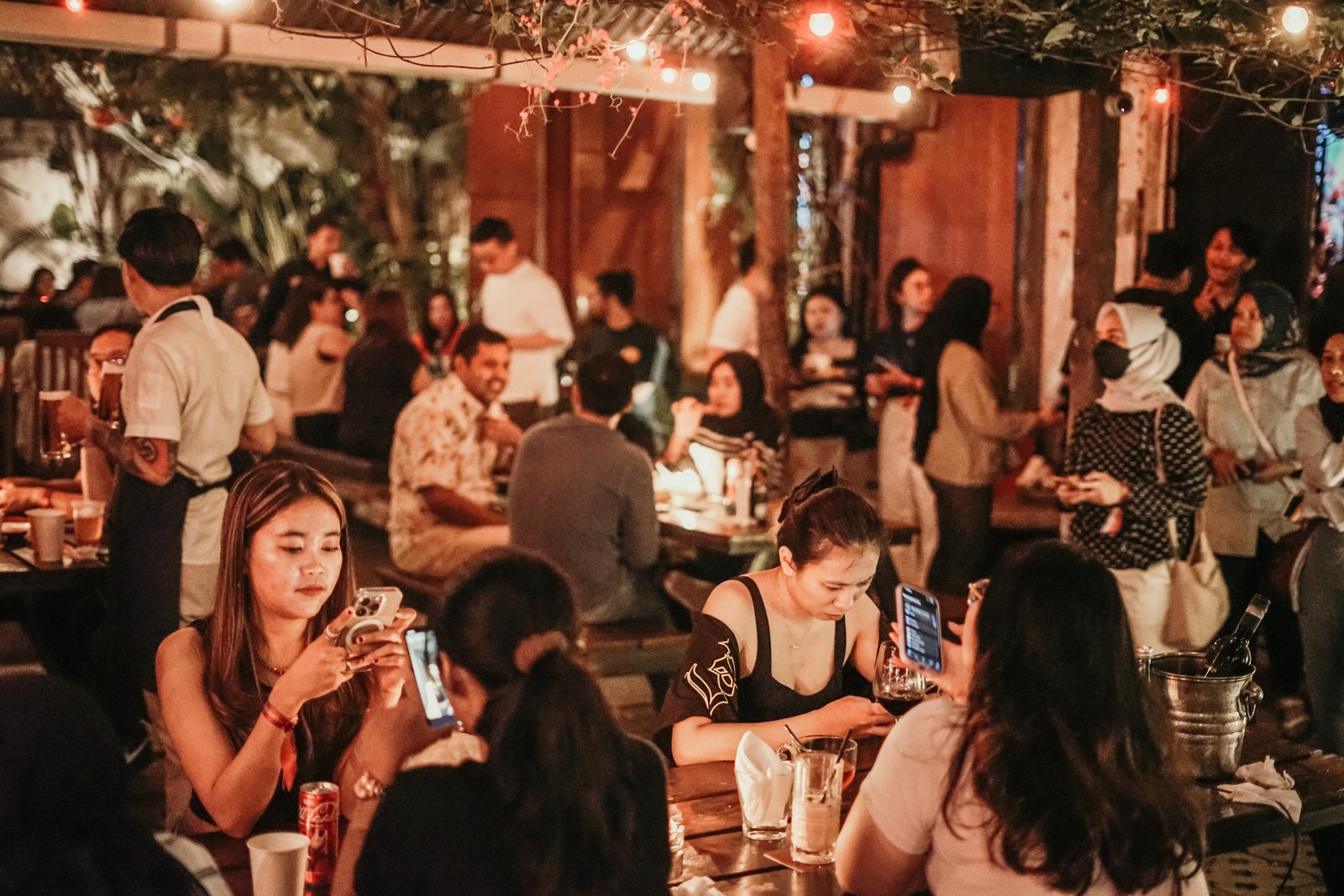 Suasana Roots Lounge